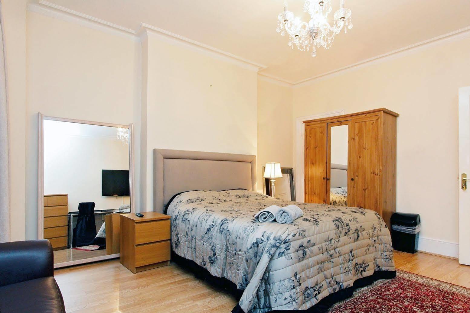 Hyde Park Rooms & Apartments Лондон Экстерьер фото